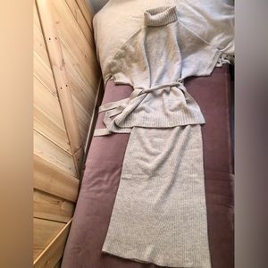 Fall 🍁 Set Like new Korean Sweater top and skirt 🍀